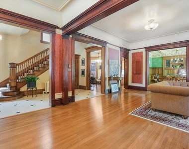 1036 W Garfield Boulevard - Photo Thumbnail 3
