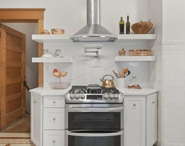 1036 W Garfield Boulevard - Photo Thumbnail 11