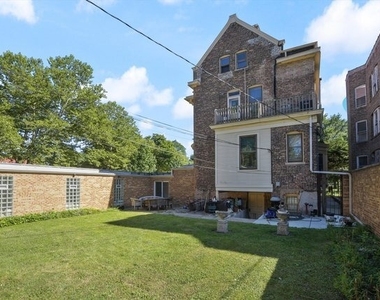 1036 W Garfield Boulevard - Photo Thumbnail 32
