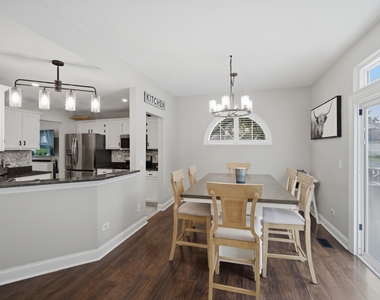 843 Newbury Court - Photo Thumbnail 5
