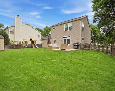 843 Newbury Court - Photo Thumbnail 15