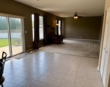 624 Vista Drive - Photo Thumbnail 4