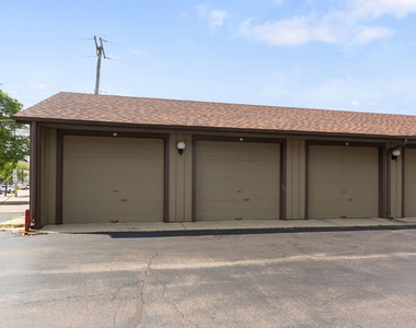620 N Hough Street - Photo Thumbnail 20