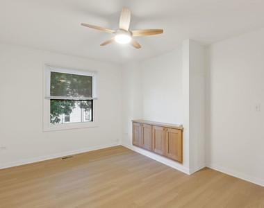 620 N Hough Street - Photo Thumbnail 17