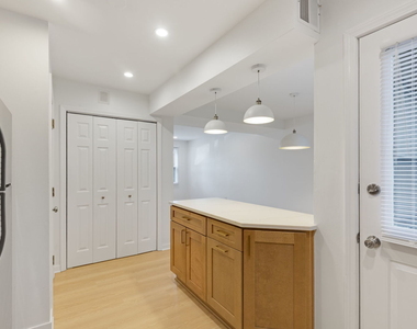 620 N Hough Street - Photo Thumbnail 8