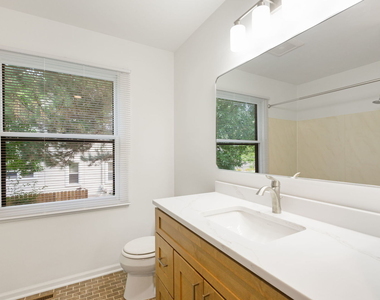 620 N Hough Street - Photo Thumbnail 13
