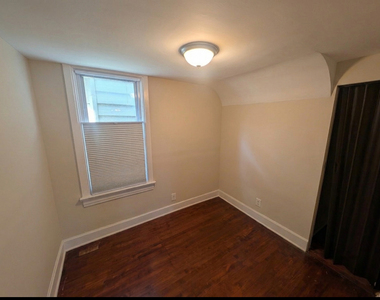 1918 N Lawndale Avenue - Photo Thumbnail 6