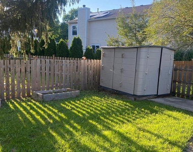 1102 Southbridge Lane - Photo Thumbnail 27