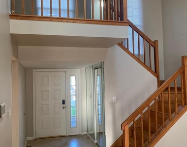 1102 Southbridge Lane - Photo Thumbnail 3
