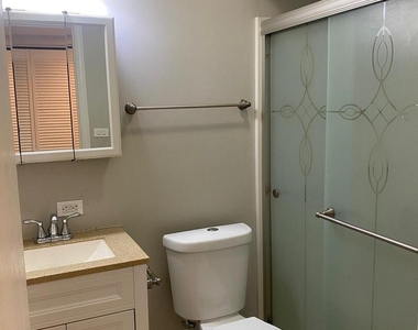 1102 Southbridge Lane - Photo Thumbnail 4