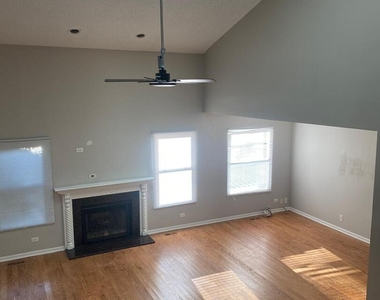 1102 Southbridge Lane - Photo Thumbnail 13