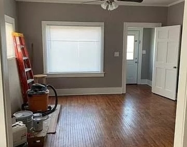 325 N 7th Street - Photo Thumbnail 4