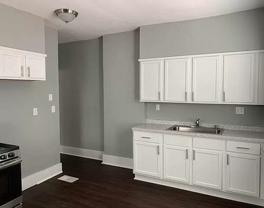 325 N 7th Street - Photo Thumbnail 1