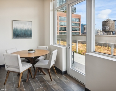 171 N Aberdeen Street - Photo Thumbnail 3