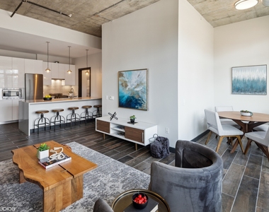 171 N Aberdeen Street - Photo Thumbnail 5