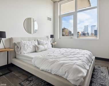 171 N Aberdeen Street - Photo Thumbnail 11