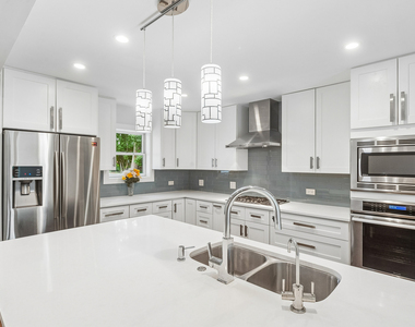 148 Maple Avenue - Photo Thumbnail 16