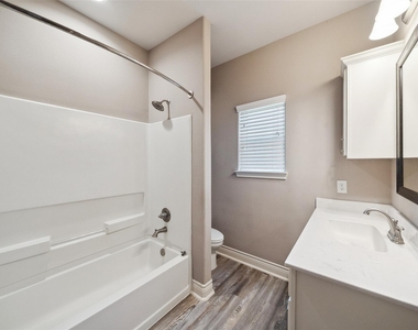 14103 Overstreet Drive - Photo Thumbnail 7
