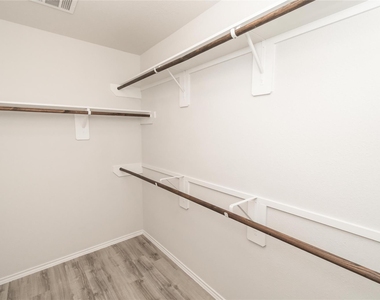 17339 Desmond Street - Photo Thumbnail 9