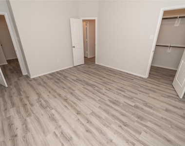 17339 Desmond Street - Photo Thumbnail 8
