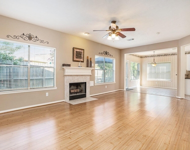 1311 Shady Grove Court - Photo Thumbnail 7