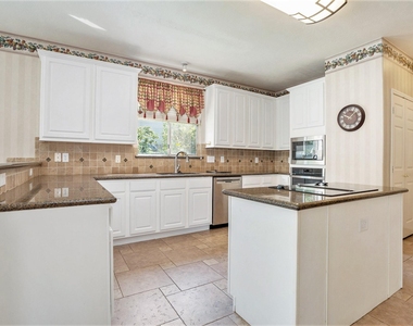 1311 Shady Grove Court - Photo Thumbnail 9