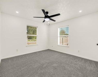 7101 Goforth Street - Photo Thumbnail 10
