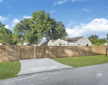 7101 Goforth Street - Photo Thumbnail 18