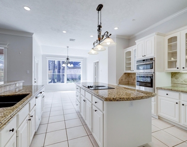 14 Greenside Place - Photo Thumbnail 12