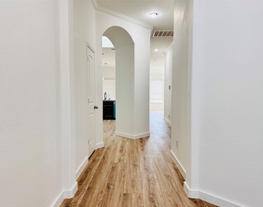 25827 Rustica Drive - Photo Thumbnail 15