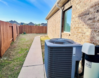 25827 Rustica Drive - Photo Thumbnail 27