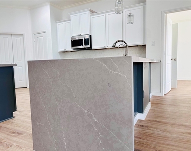 25827 Rustica Drive - Photo Thumbnail 13