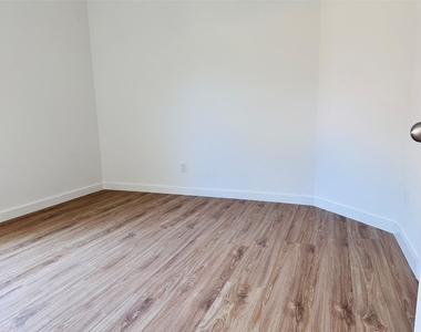 25827 Rustica Drive - Photo Thumbnail 25