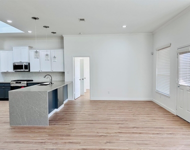 25827 Rustica Drive - Photo Thumbnail 18