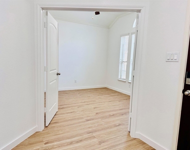 25827 Rustica Drive - Photo Thumbnail 24
