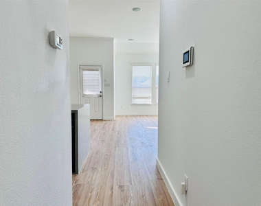 25827 Rustica Drive - Photo Thumbnail 20