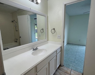 9011 Ketchwood Drive - Photo Thumbnail 14