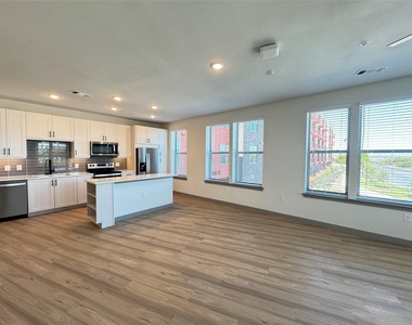11604 Stonehollow Dr - Photo Thumbnail 2