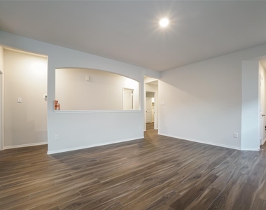 22435 Verdin Street - Photo Thumbnail 3