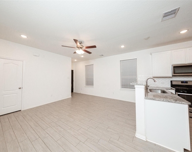 31206 Whitfield Court - Photo Thumbnail 2
