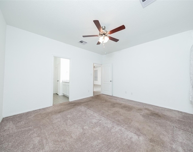 31206 Whitfield Court - Photo Thumbnail 9