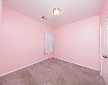 31206 Whitfield Court - Photo Thumbnail 13