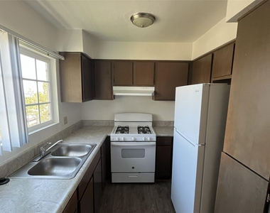 5447 Bayview Heights - Photo Thumbnail 8
