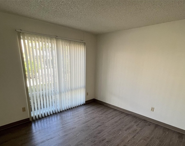 5447 Bayview Heights - Photo Thumbnail 7