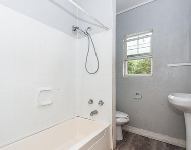 713 W Willis Street - Photo Thumbnail 8