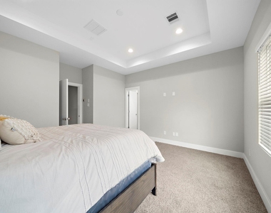 8322 Curry Road - Photo Thumbnail 8