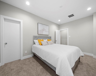 8322 Curry Road - Photo Thumbnail 14