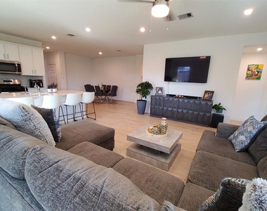 31731 Hallington Hill Lane - Photo Thumbnail 14
