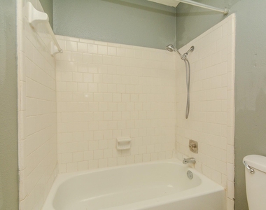 8607 Crystal Cove Circle - Photo Thumbnail 16