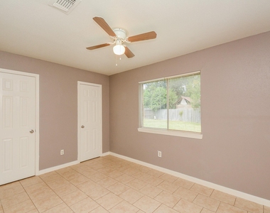 8607 Crystal Cove Circle - Photo Thumbnail 14